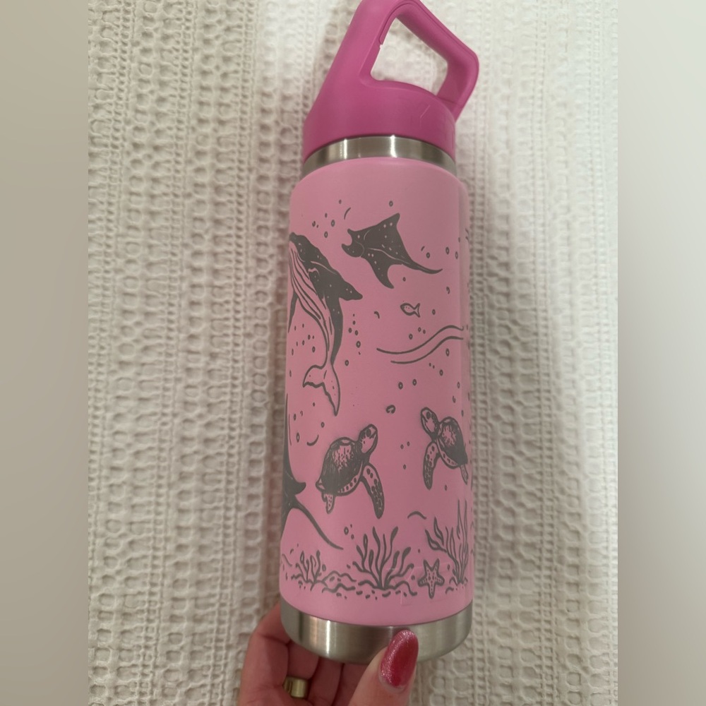 Yeti Rambler 26 oz - Picture 3 of 9